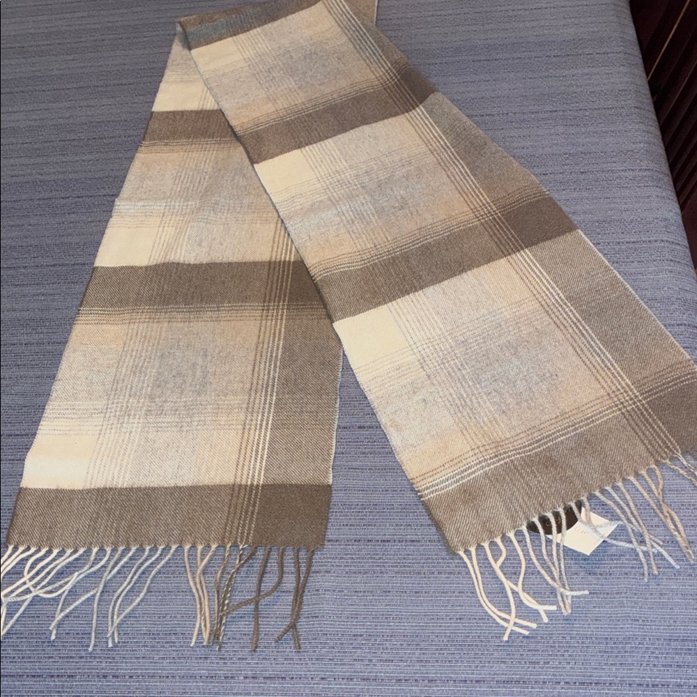 100% Cashmere Scarf by the Charter Club Luxury Line, New with tags!